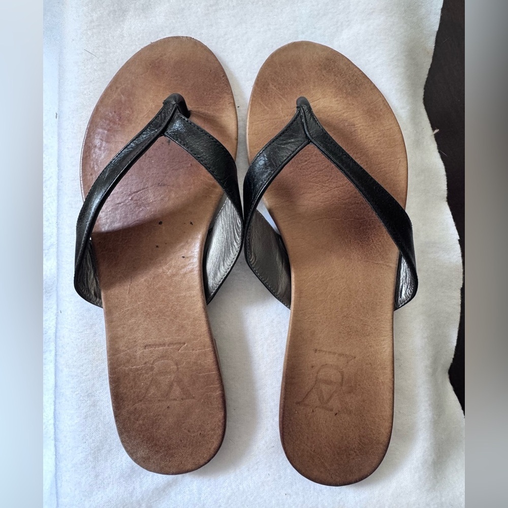 Diana Warner Casual Sandals with Black Leather Straps and Leather Footbed size39